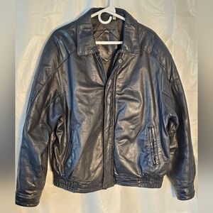 Vintage Roundtree & Yorke Men's Black Leather Jacket -size Large